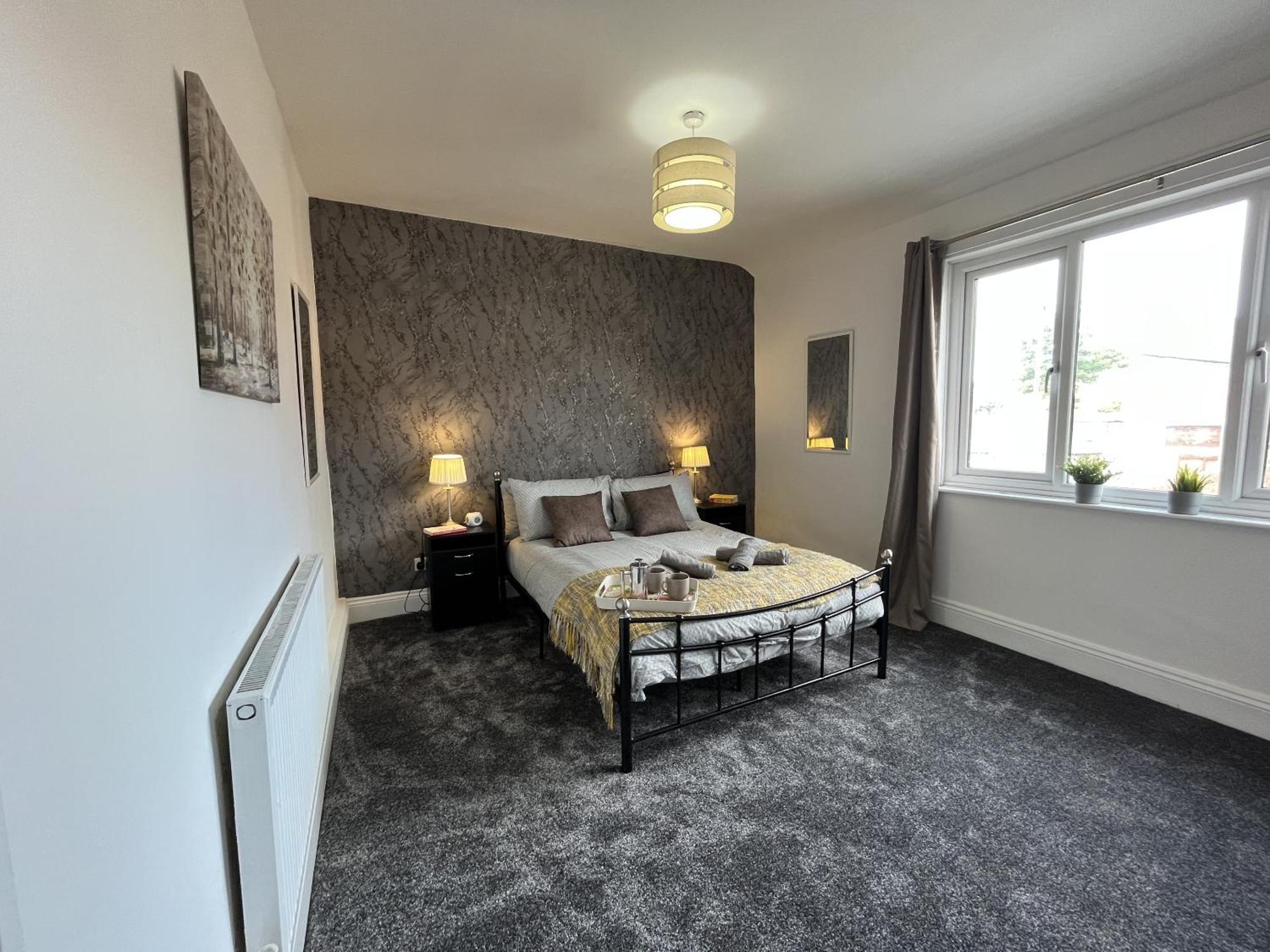 Modernised Central Wigan Townhouse Sleeps Up To 6 Exteriör bild