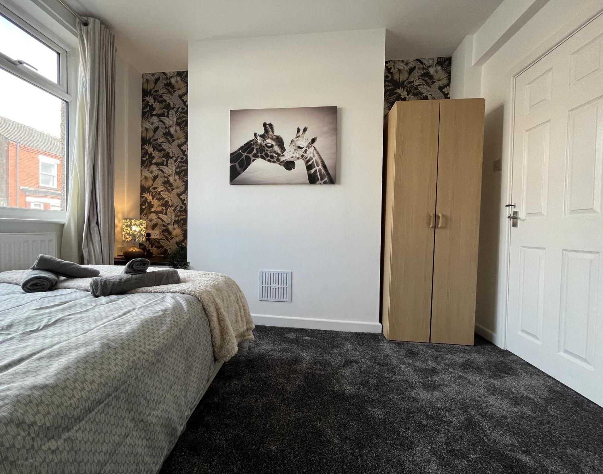 Modernised Central Wigan Townhouse Sleeps Up To 6 Exteriör bild